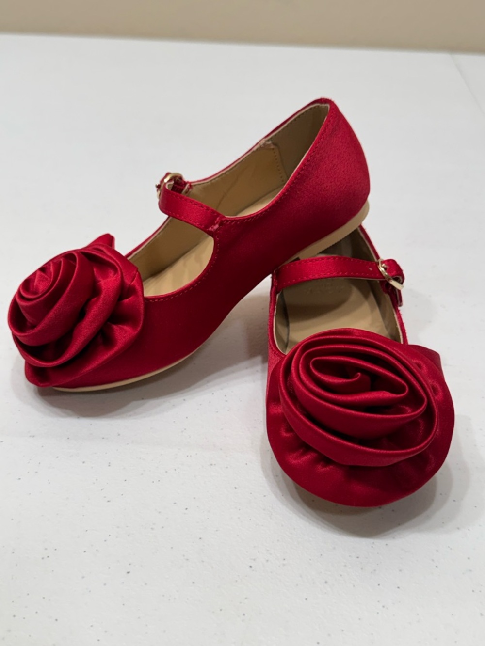 Janie And Jack Toddler Girls Red Round Toe Satin Rose Buckle Closure Flats 9